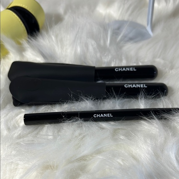 Chanel Yellow 3 Brush Set and Case Les Codes de Pinceaux Brand New. kk469 - Picture 12 of 14